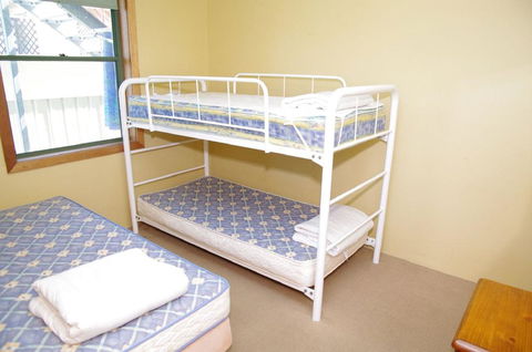 Beachfront 1, 25 Willow Street - Perths Hotel 1