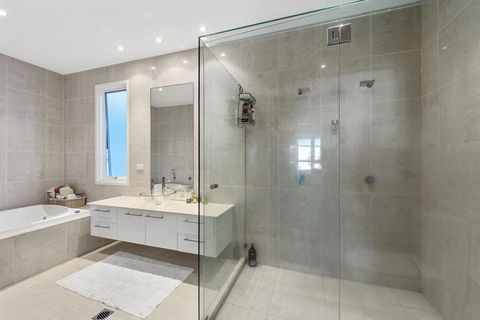 Beachfront By The CC - Family Friendly, Plunge Pool, Steps To The Beach - Perths Hotel 1