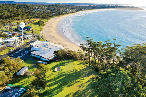Beachfront One, Mollymook - Perths Hotel 3