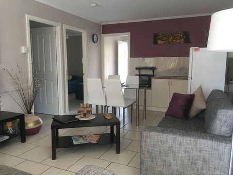 Beachlander Holiday Apartments - Perths Hotel 3