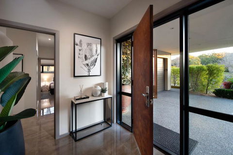 Retreat Lake Daylesford - Free Wifi - Perths Hotel 1