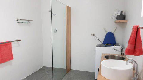 Red Ochre - Large Apartment With Private Courtyard - Perths Hotel 3