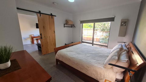 Red Ochre - Large Apartment With Private Courtyard - Perths Hotel 2