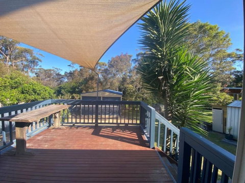Reel & Relax: 3BR Beach House - Fish, Swim, Surf - Perths Hotel 1