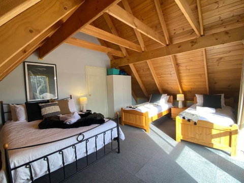 Reel & Relax: 3BR Beach House - Fish, Swim, Surf - Perths Hotel 3