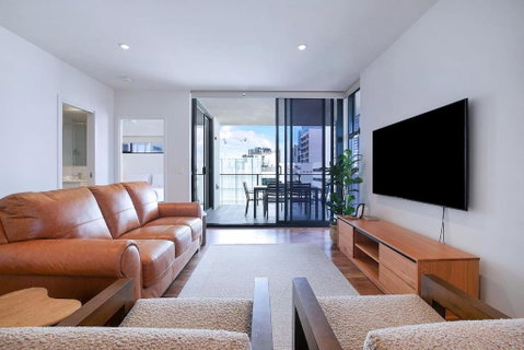 Regatta Hideaway - A Breezy Balcony Residence - Perths Hotel 0