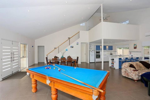 Relax At Falcon By The Bay - Perths Hotel 0