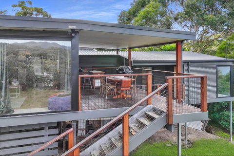 Relax At Goughs Bay - Perths Hotel 3