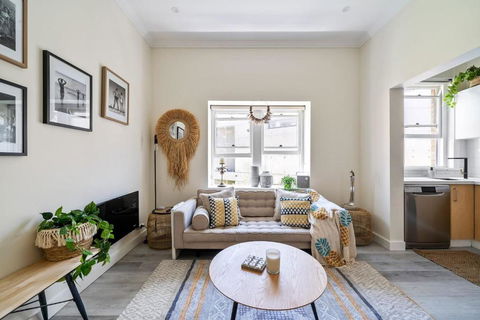 Relaxed Coogee Coastal Living With Ocean Views - Perths Hotel 1