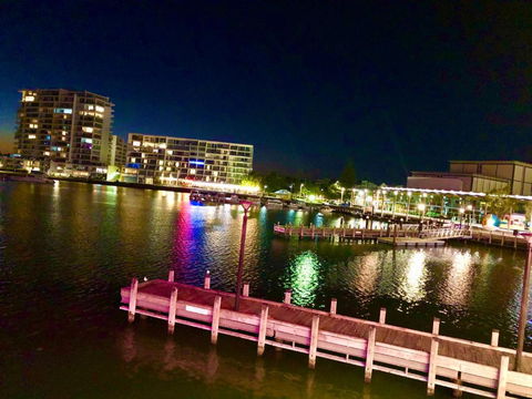 Relaxed Ocean View - Perths Hotel 3