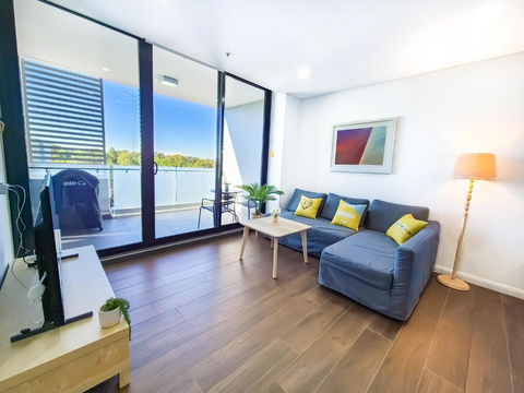 Relaxing 1BR W Pools & SPA, Gym In Olympic Park - Perths Hotel 1