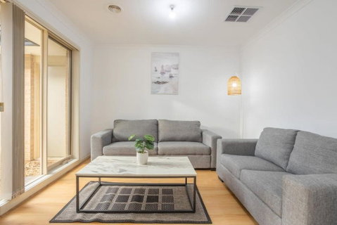 Relaxing Family Home In The Heart Of Tarneit - Perths Hotel 2