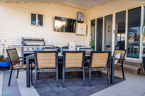 Resort On Morgan With Beautiful Private Pool, Pet Friendly - Perths Hotel 3