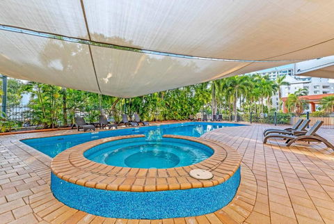 Resort Style King Pad With Sparkling Sea Views - Perths Hotel 1