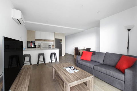 Resort Style Living In The Heart Of Moonee Ponds - Perths Hotel 0