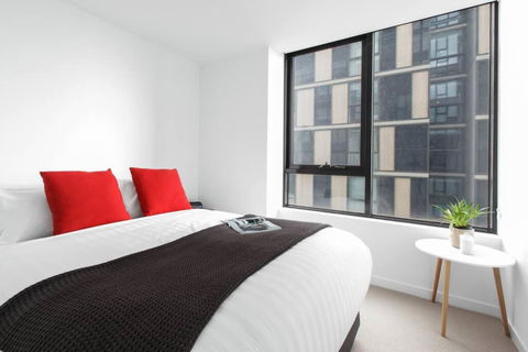 Resort Style Living In The Heart Of Moonee Ponds - Perths Hotel 2
