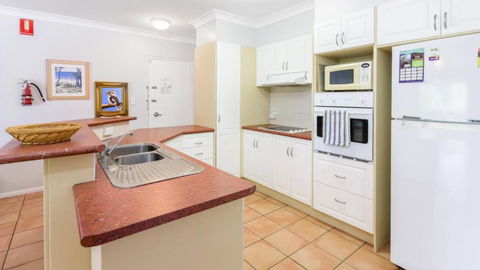 Resort Style Unit Across From The Water - Perths Hotel 3
