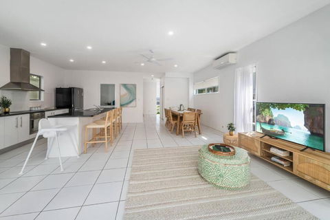 Retreat In The Heart Of Alex - 3BR Sleeps 11, Pool - Perths Hotel 1