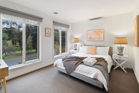 Retreat On Gairloch I Geelong River Hideaway - Perths Hotel 3