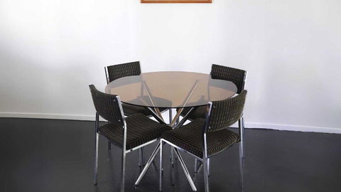 Retro Beach House - Macmasters Beach - Perths Hotel 3