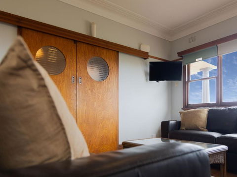 Retro Retreat - Perths Hotel 2