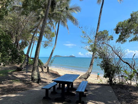 Ribbons Beachfront Apartments Clifton Beach - Perths Hotel 3