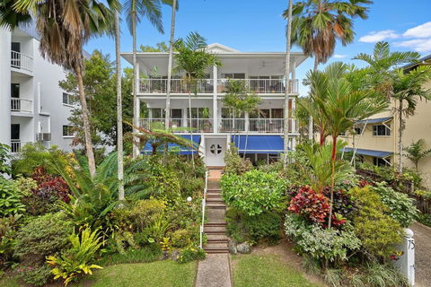 Ribbons Beachfront Apartments Clifton Beach - Perths Hotel 0