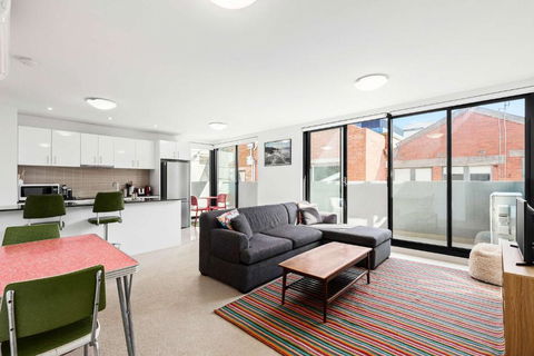 Right In The Centre Of Town - Perths Hotel 0
