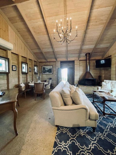 Rivendell Farm Estate - Perths Hotel 1