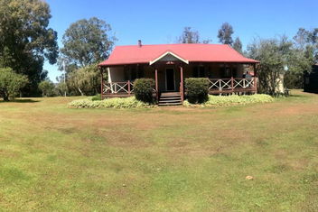 River Cottage Retreat Jalbarragup with Perths Hotel