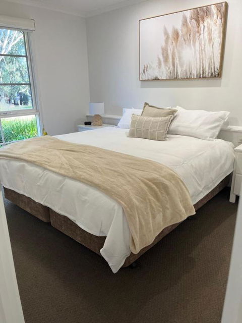 River Frontage Unit Moama - Perths Hotel 1