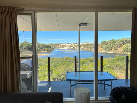 River Panorama Beach House - Perths Hotel 0