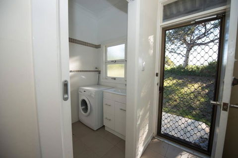 River Panorama Beach House - Perths Hotel 1