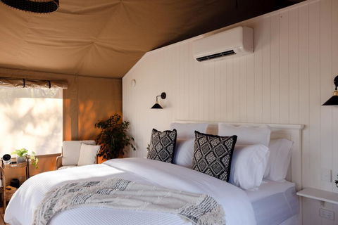 Riverbank Glamping - Perths Hotel 2