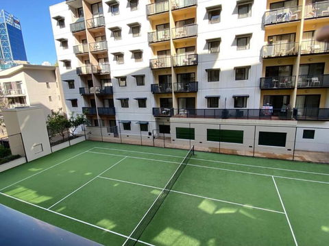 RIVERSIDE CITY VIEW PARKING NETFLIX WIFI WINE FREE - Perths Hotel 3