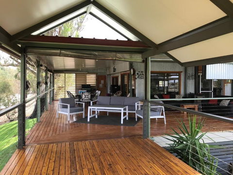 Riverside Farm Retreat - Perths Hotel 3