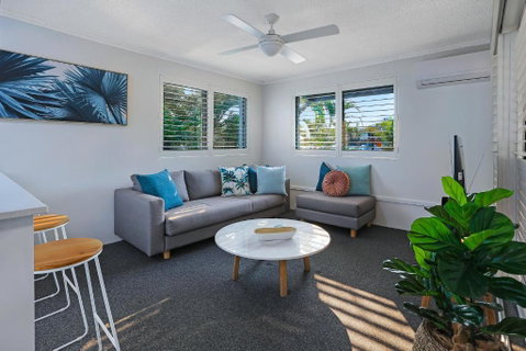 Riverside Location, Noosa Sound - Perths Hotel 2
