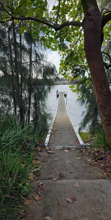 Riverside Retreat - Perths Hotel 0