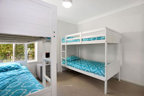 Riverside Views Hawks Nest - Perths Hotel 3