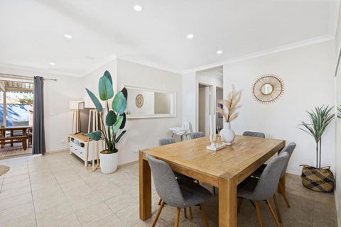 Rivervale Family Retreat - Perths Hotel 0