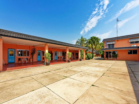 Riviera Motel Bundaberg - Perths Hotel 1