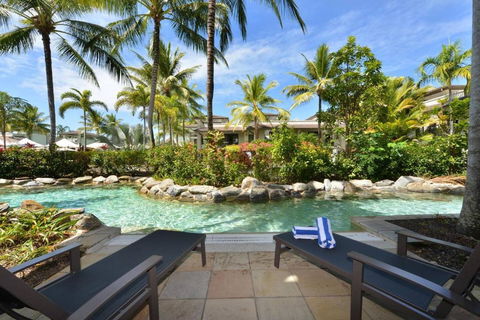 Resort-style Swim Out - A True Tropical Oasis - Perths Hotel 0
