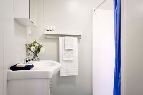 Red Sands Accommodation Newman - Perths Hotel 2