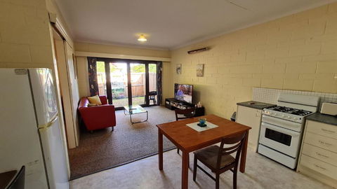 Rise N Shine - Affordable 50sqm Garden Apartment - Perths Hotel 3