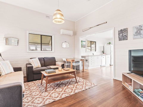 Rosena - The Classic Beach House - 5 Cashmore Street - Perths Hotel 0