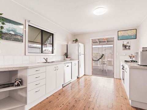 Rosena - The Classic Beach House - 5 Cashmore Street - Perths Hotel 1