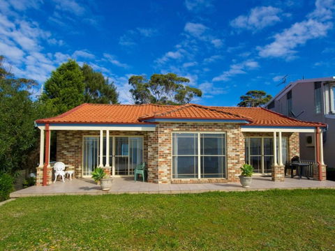 Salamander Beach Front - Perths Hotel 1