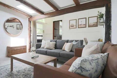 Rustic Chic 200 Metres From CBD - Perths Hotel 0