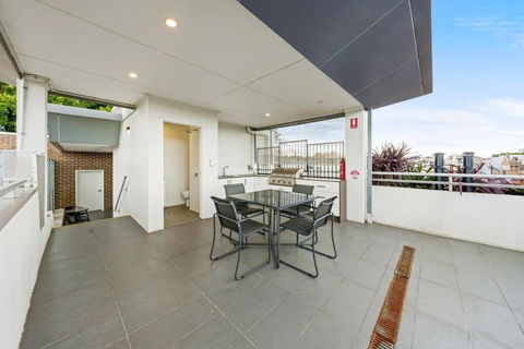 Rooftop 2 Bed Apt With Terrace At Newtown - Perths Hotel 2