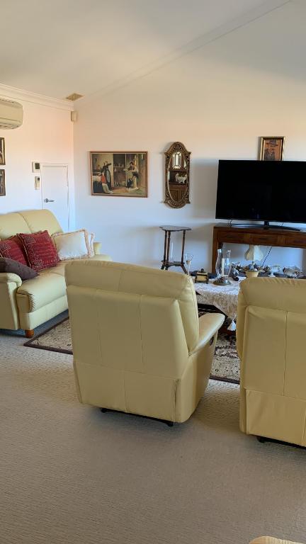 Room With A View - Perths Hotel 2